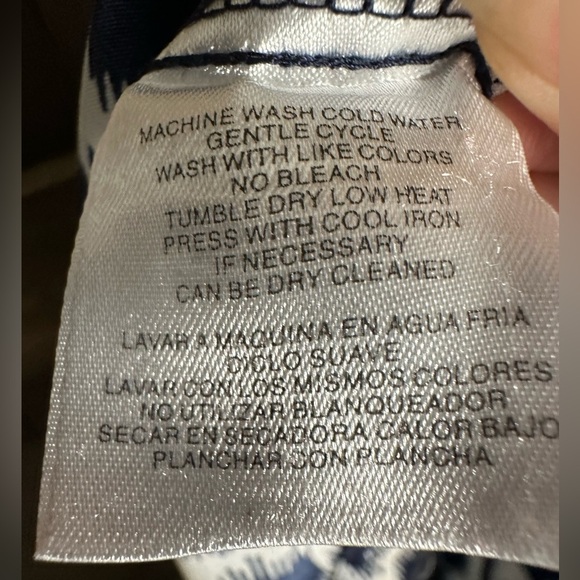 (10)9 & Co. Sleeveless Blouse• Size L•White with Navy Blue dots. EUC - Picture 5 of 5